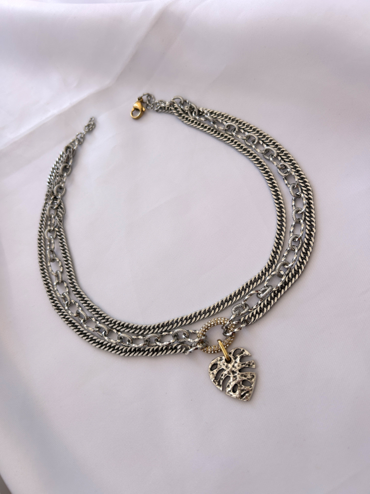 Amora Leaf Necklace