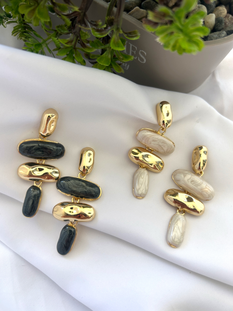 Solea Black Earring 