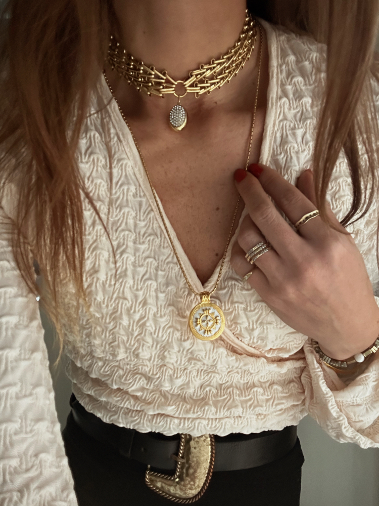 Aurezian choker