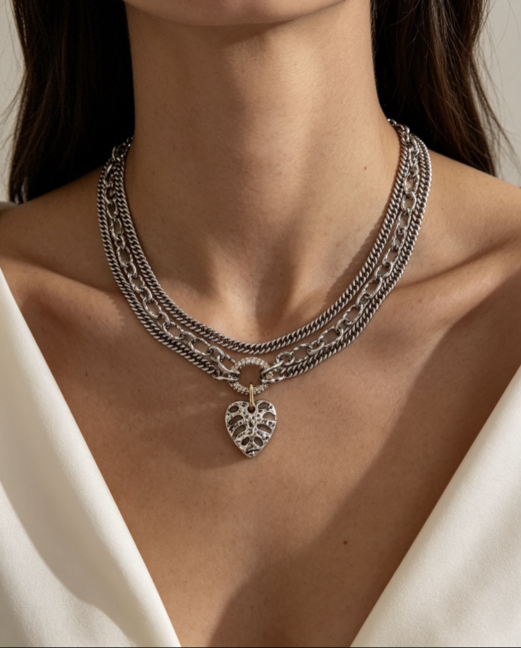 Amora Leaf Necklace
