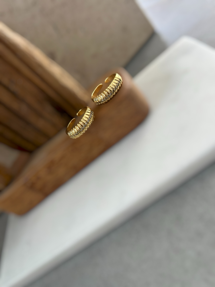 Axis ring