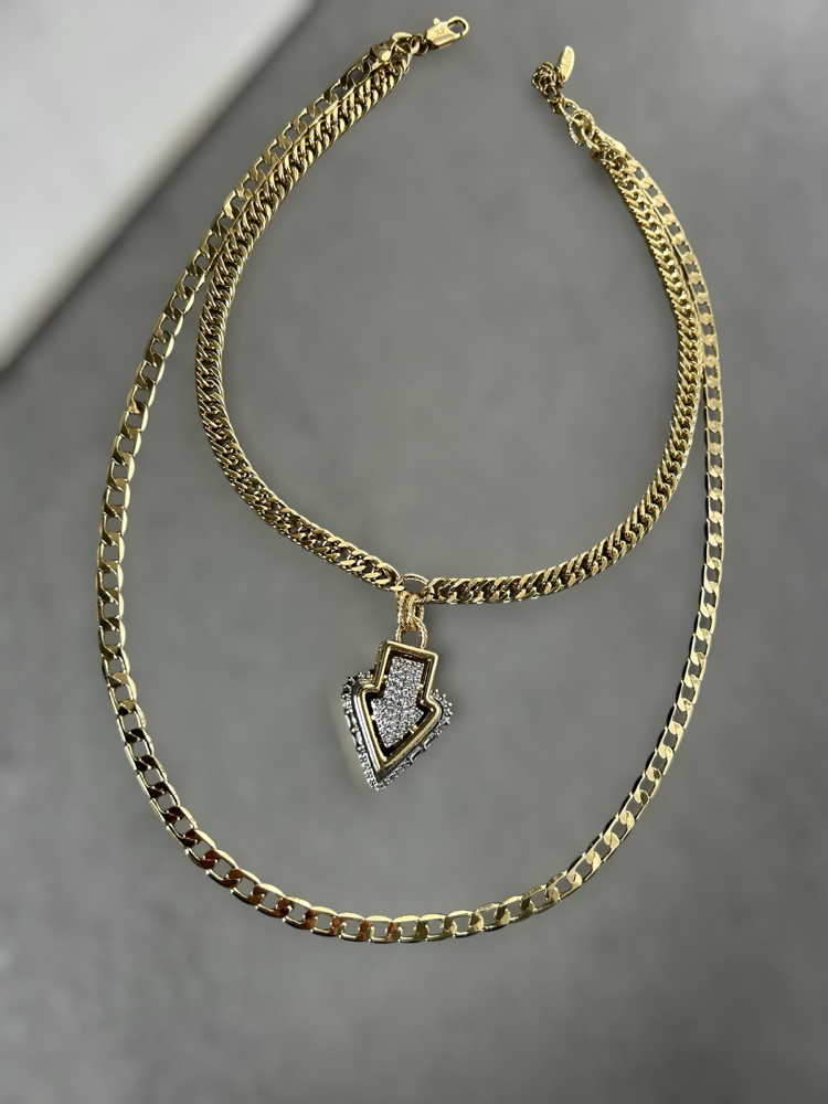 Noir strike necklace 