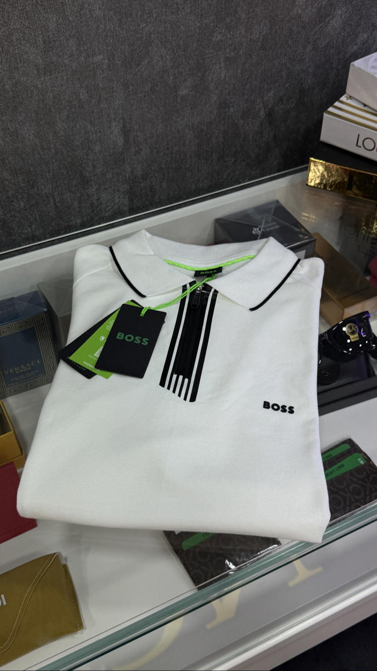 BOSS YARIM FERMUARLI TSHİRT 