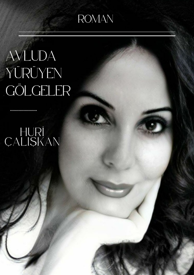 Avluda Yürüyen Gölgeler