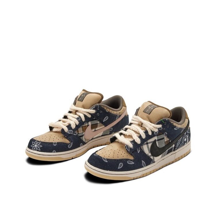 SB DUNK LOW TRAVİS SCOOT