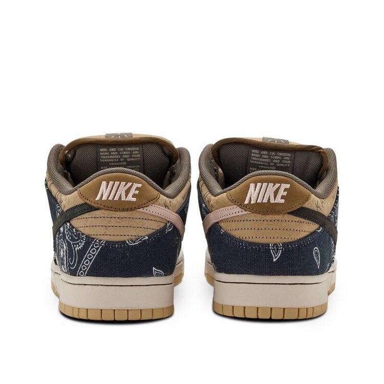SB DUNK LOW TRAVİS SCOOT