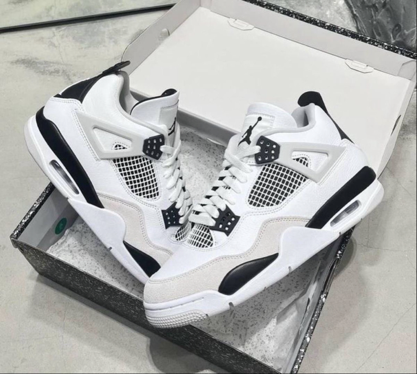 Nike Air Jordon 4 Millitary Black
