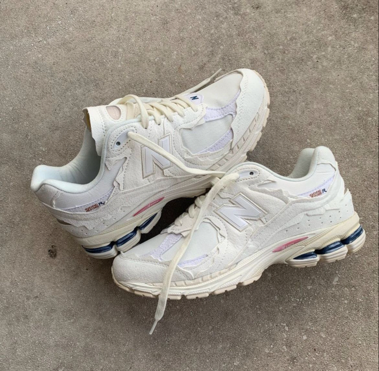New Balance 2002r white