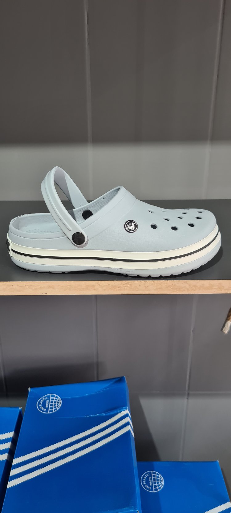 CROCS İTHAL AÇIK GRİ
