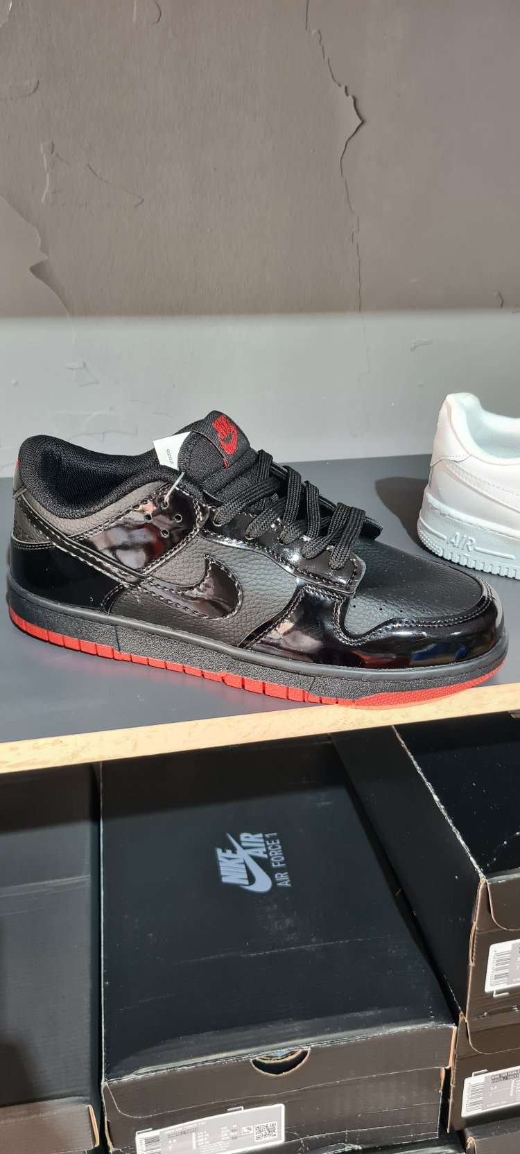 NIKE DUNK LOW SIYAH KIRMIZI