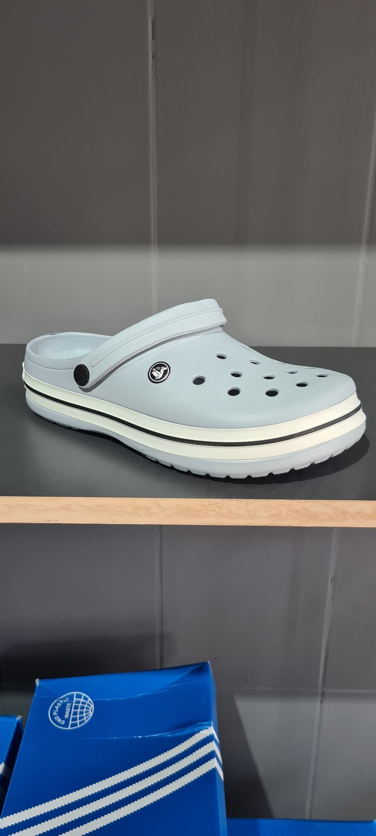 CROCS İTHAL AÇIK GRİ
