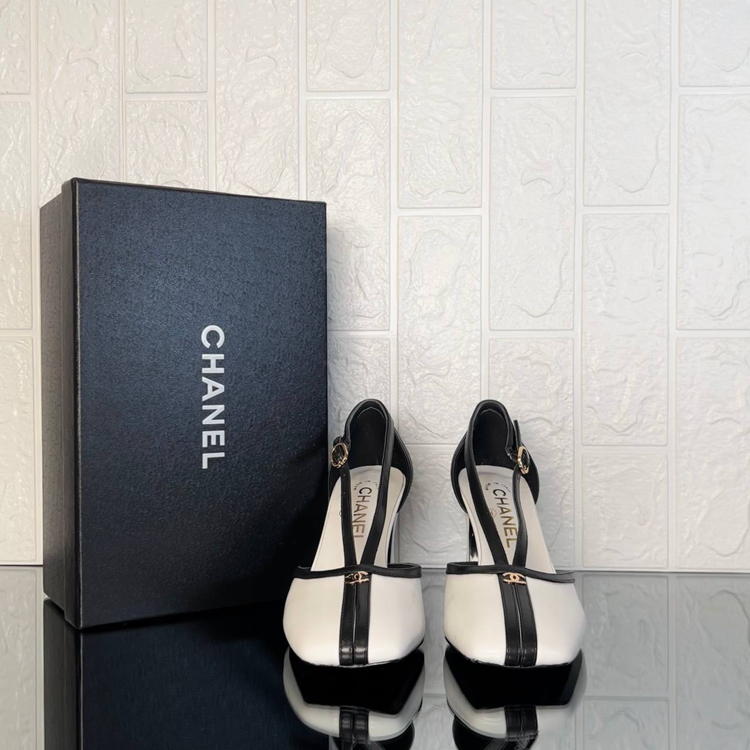 Chanel Lambskin & Patent Calfskin Beyaz Siyah Topuklu (İthal)