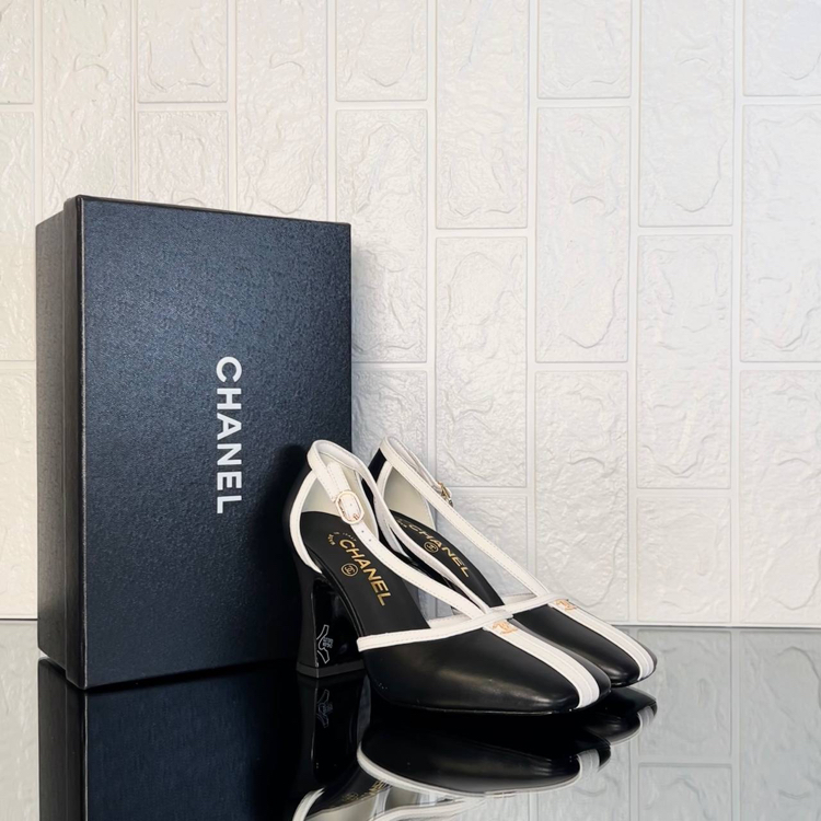 Chanel Lambskin & Patent Calfskin Siyah Beyaz Topuklu (İthal)