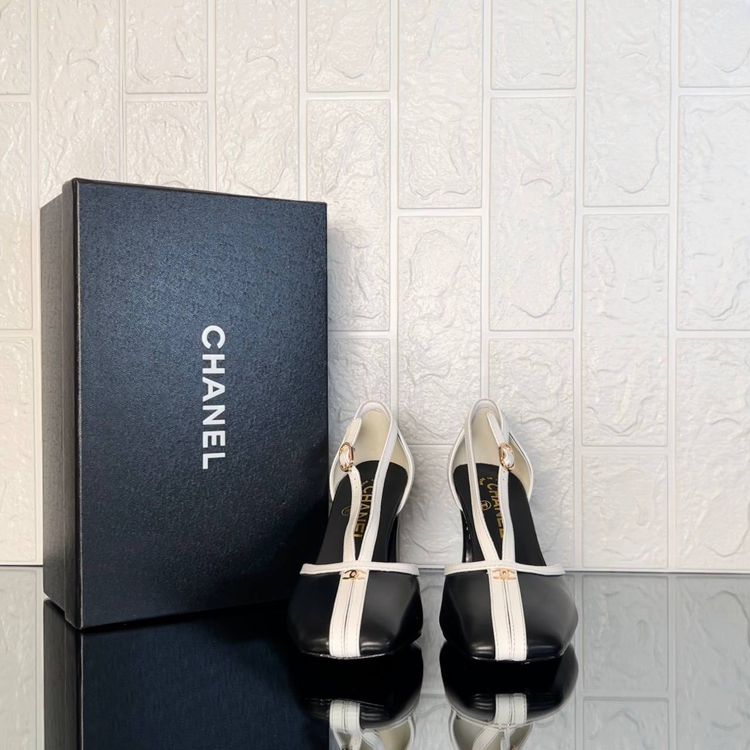 Chanel Lambskin & Patent Calfskin Siyah Beyaz Topuklu (İthal)