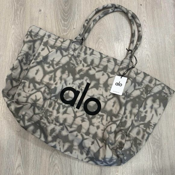 Alo Yoga Iconic Shopper Tote Bag Grey