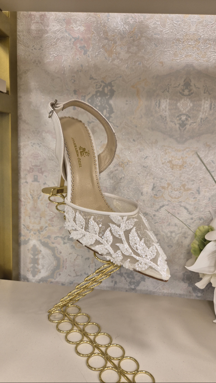 Flora İşlemeli Stiletto - Beyaz Özel Tasarım