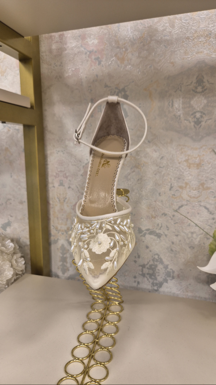 Çiçek Motifli İnci Detaylı Özel Tasarım Stiletto