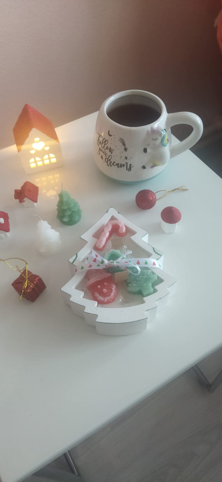 Yılbaşı Ağacı Şeklinde El Yapımı Dekoratif Mum Tabağı-Kokulu Yılbaşı Mum Seti