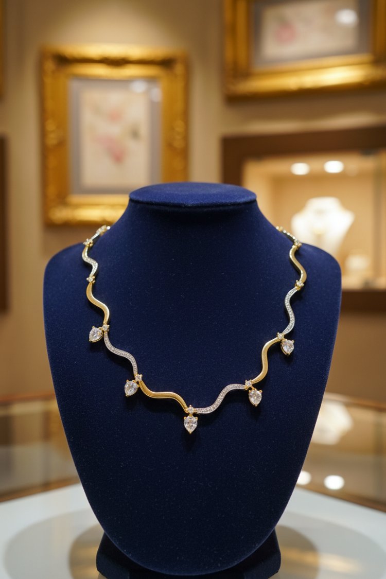Luxe Aşk Işıltısı Kolye