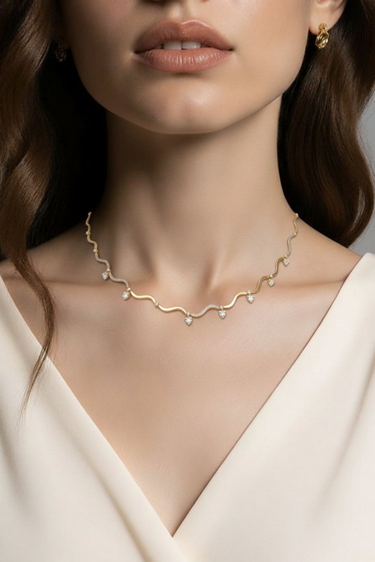 Luxe Aşk Işıltısı Kolye