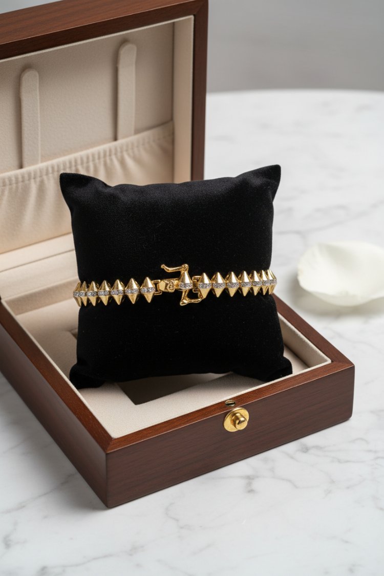 14k Gold kaplama Shield Bileklik