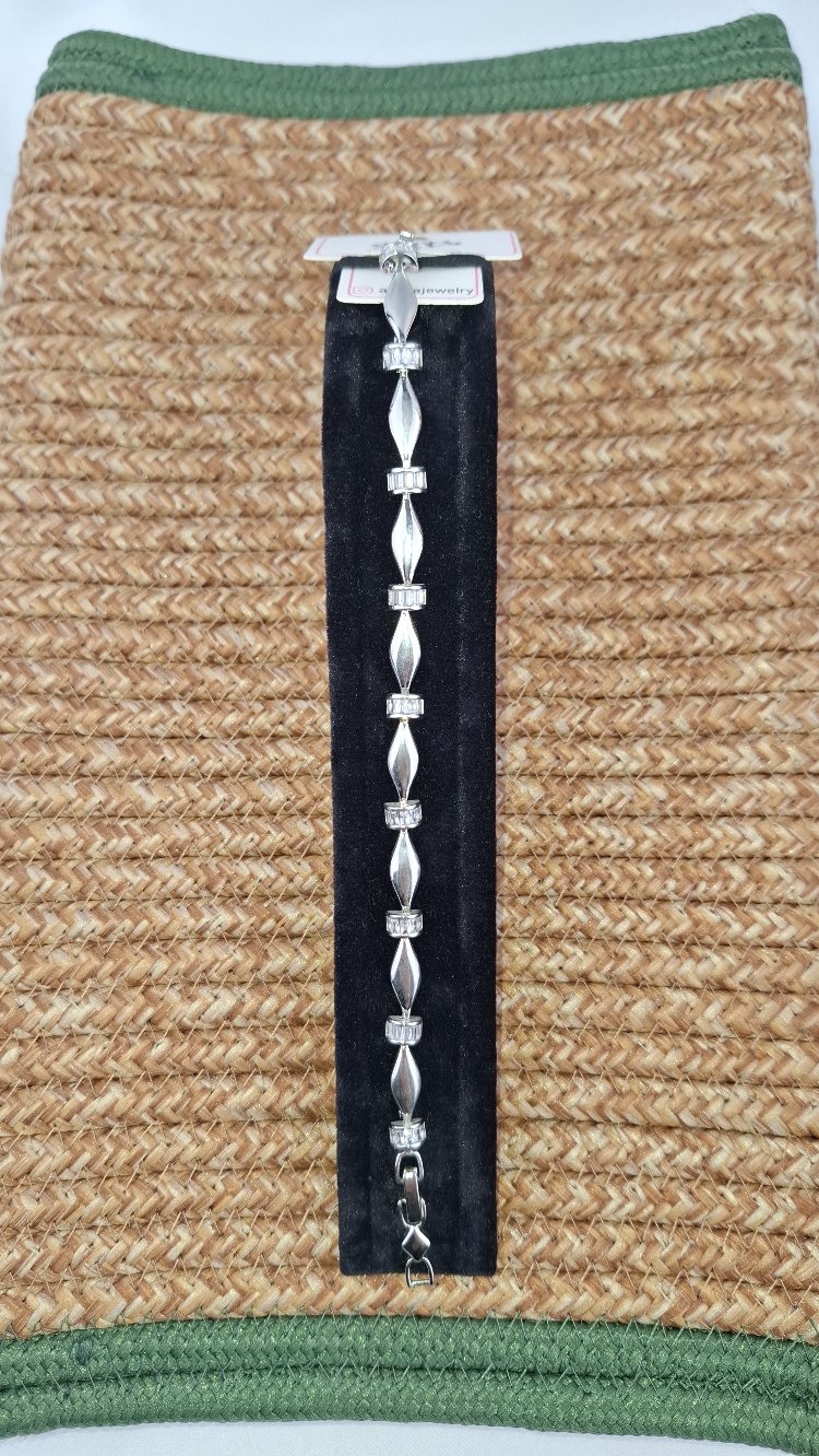 Crystal Motion Silver Bileklik