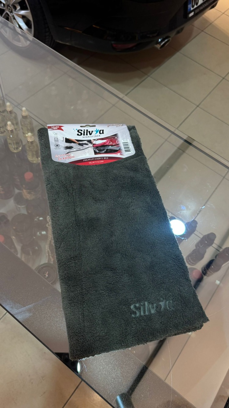 SİLVİA KADİFE BEZ PREMİUM SİYAH 40X60