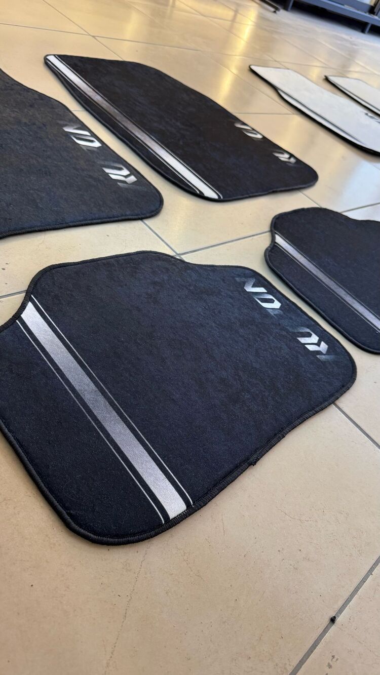 A+ KALİTE SİYAH KUPON MODEL 3 HALI PASPAS ( HER ARACA UYUMLU )