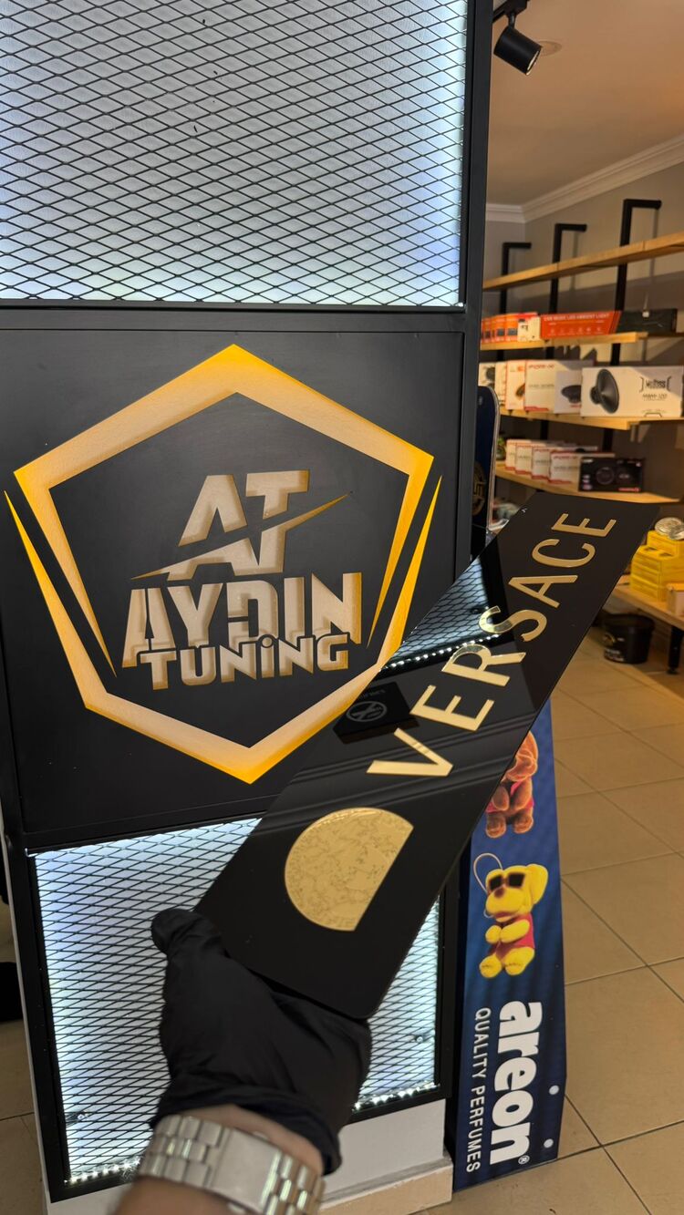 3D JELATİN KORUMALI PLEKSİ DEKOR PLAKA VERSACE