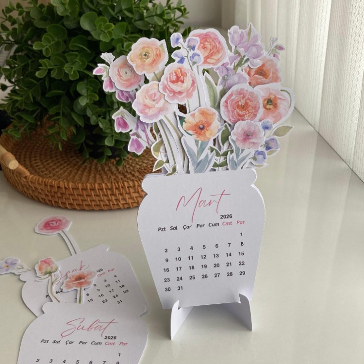Pembe Çiçekli Masa Takvimi (2026)