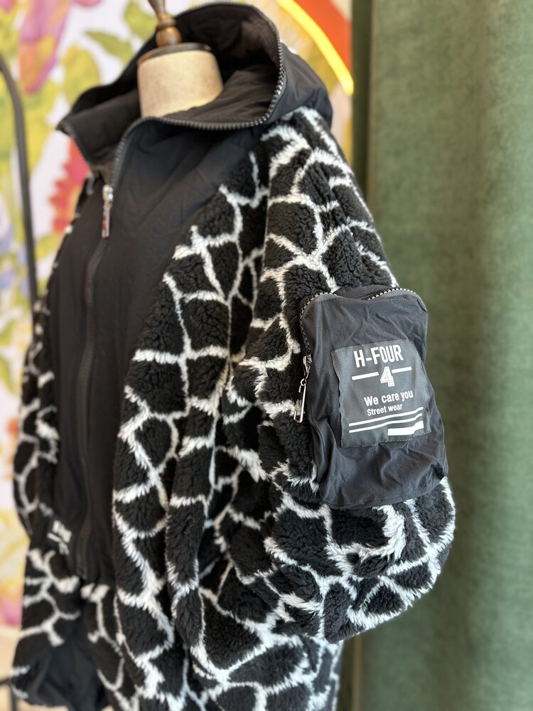 Zebra desenli peluş tasarım mont