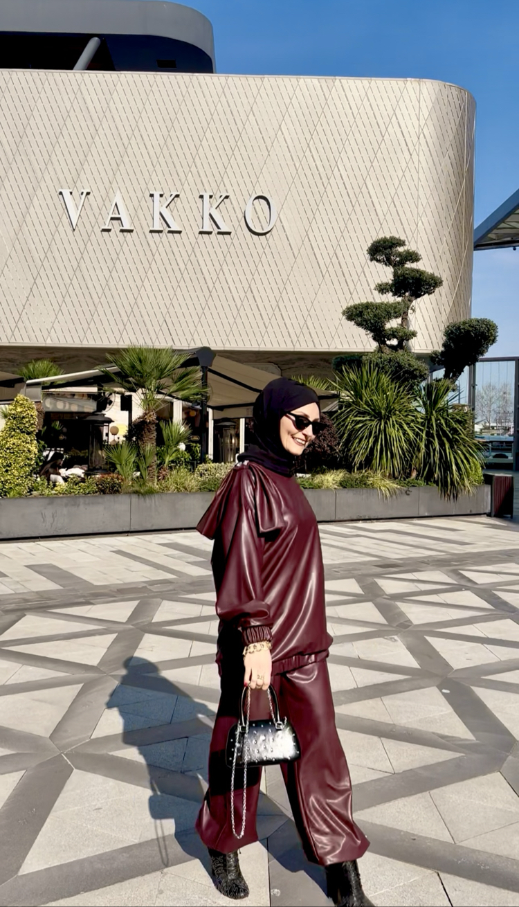 Omuzu Fiyonklu Bordo Deri Takım