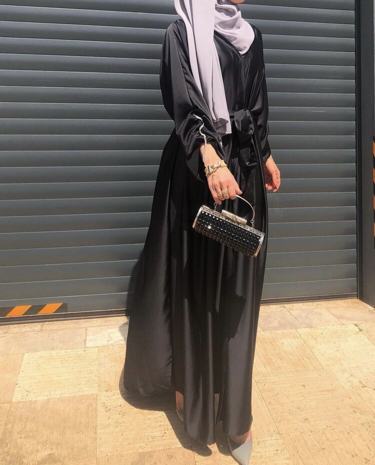İpel Saten Kolları Taşlı abaya