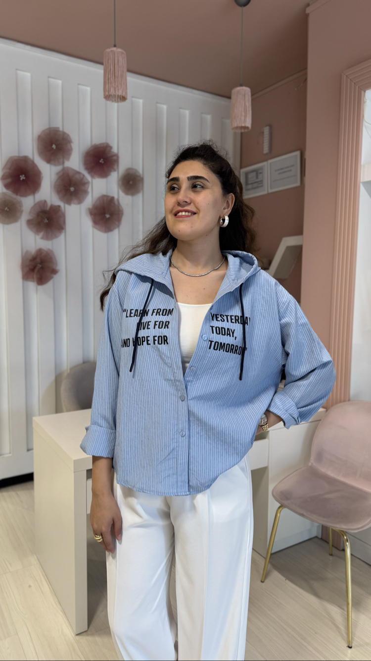 Mavi Çizgili Kapüşonlu Tensel Gömlek