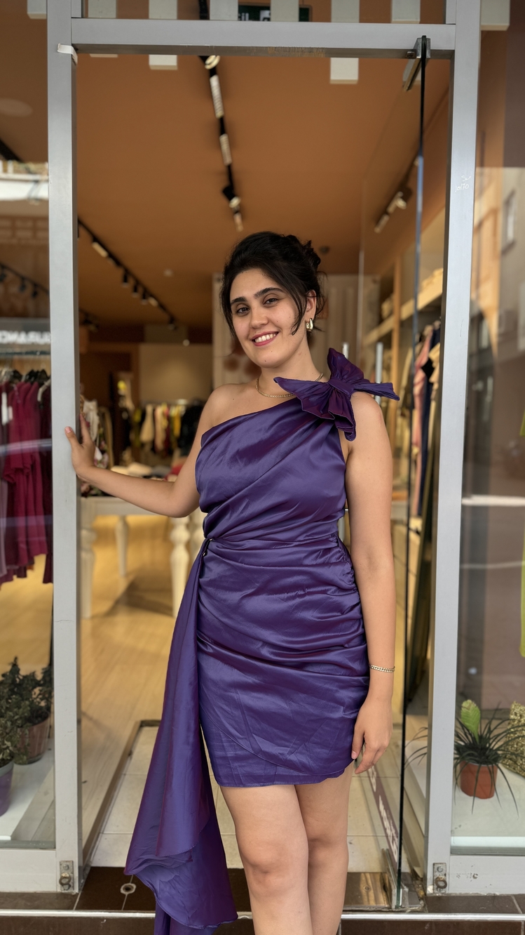Fiyonk Detaylı Mini Modern Abiye