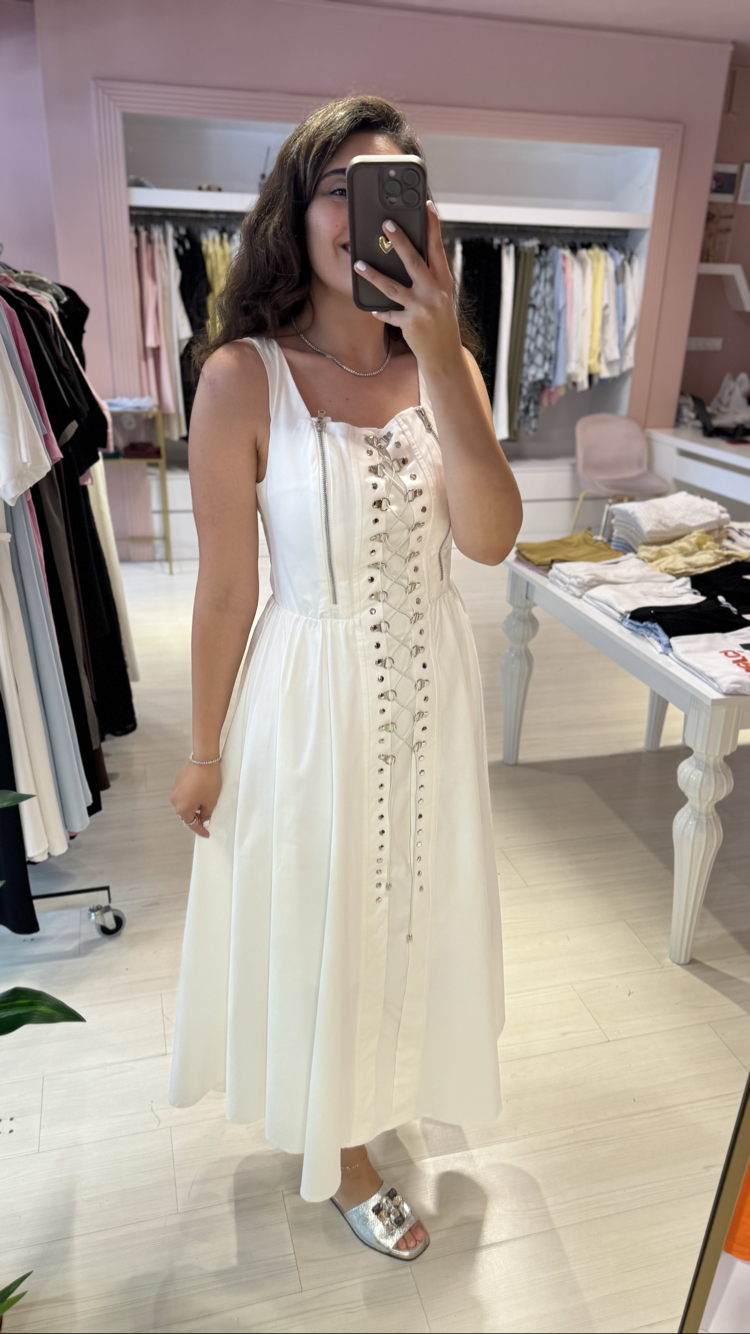 Korse Detaylı Beyaz Elbise