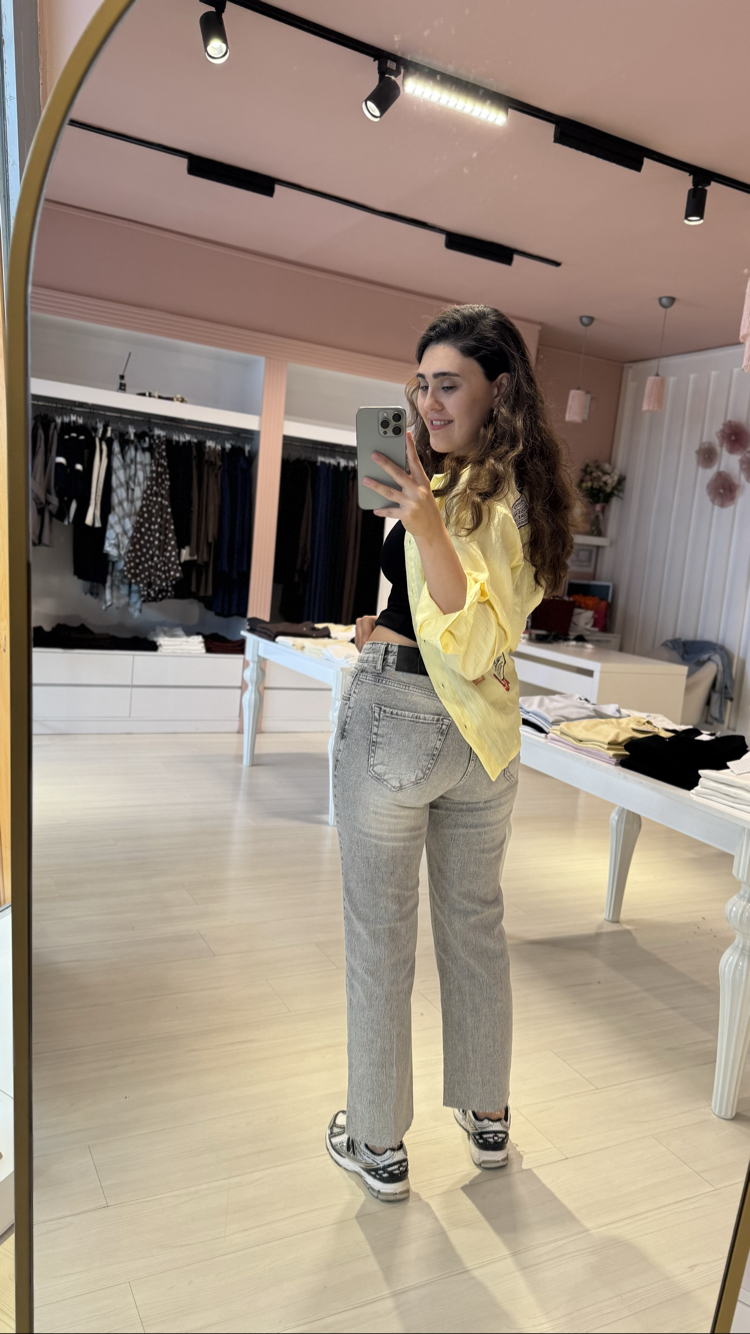 Gri Kesik Paça Boy Fit Jean