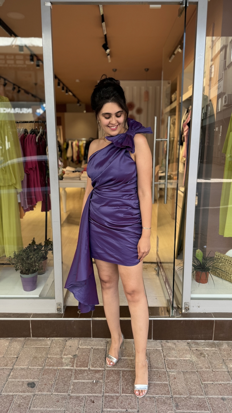 Fiyonk Detaylı Mini Modern Abiye