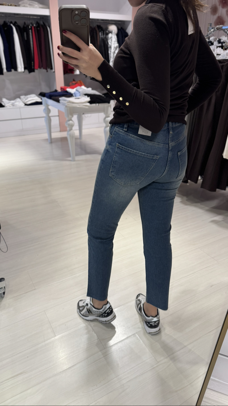 Açık Mavi Kesik Paça Boy Fit Jean