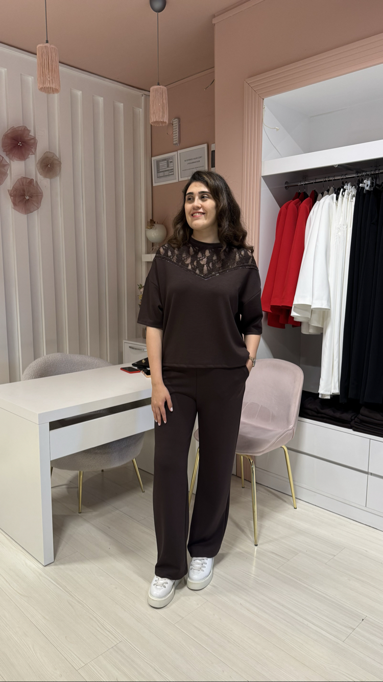 Yakası Dantel Detaylı Kahve Modal Takım