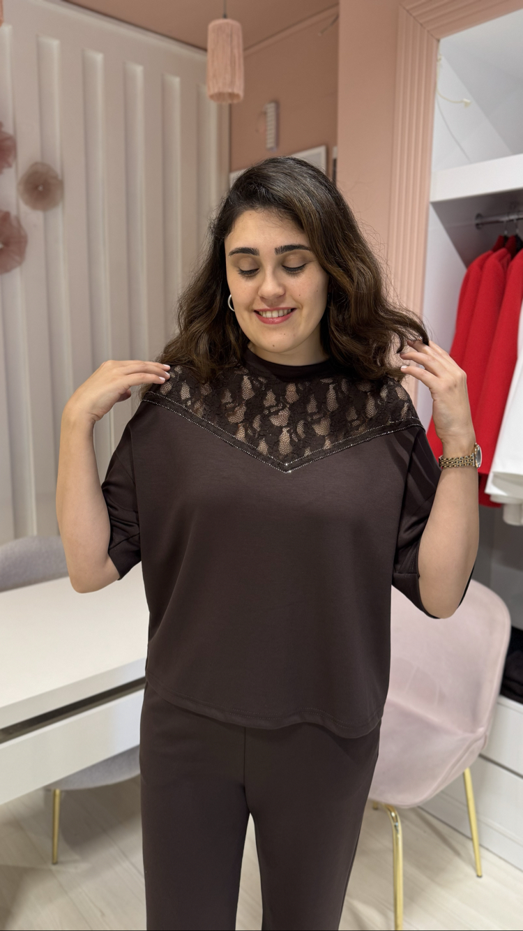 Yakası Dantel Detaylı Kahve Modal Takım