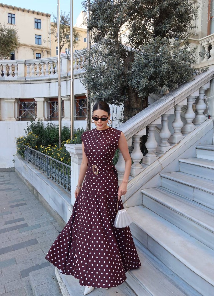 Kemerli Puantiyeli Kahve Elbise