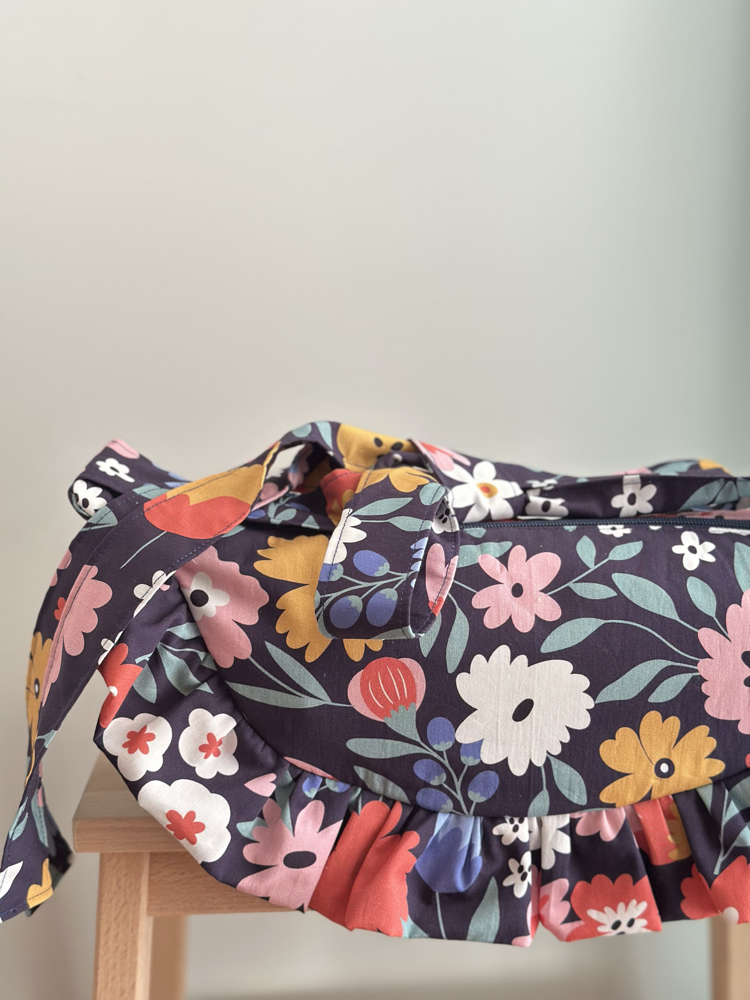 Çiçekli fırfırlı moonbag
