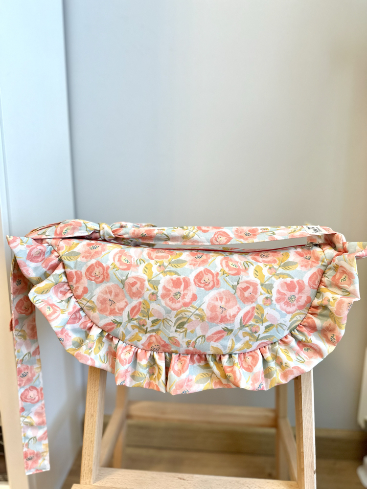 Bahar çiçekli fırfırlı moonbag