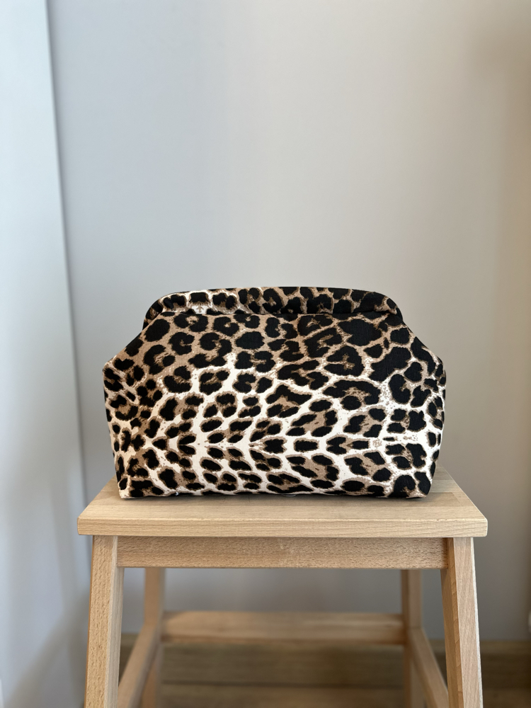 Leopar burslu çanta