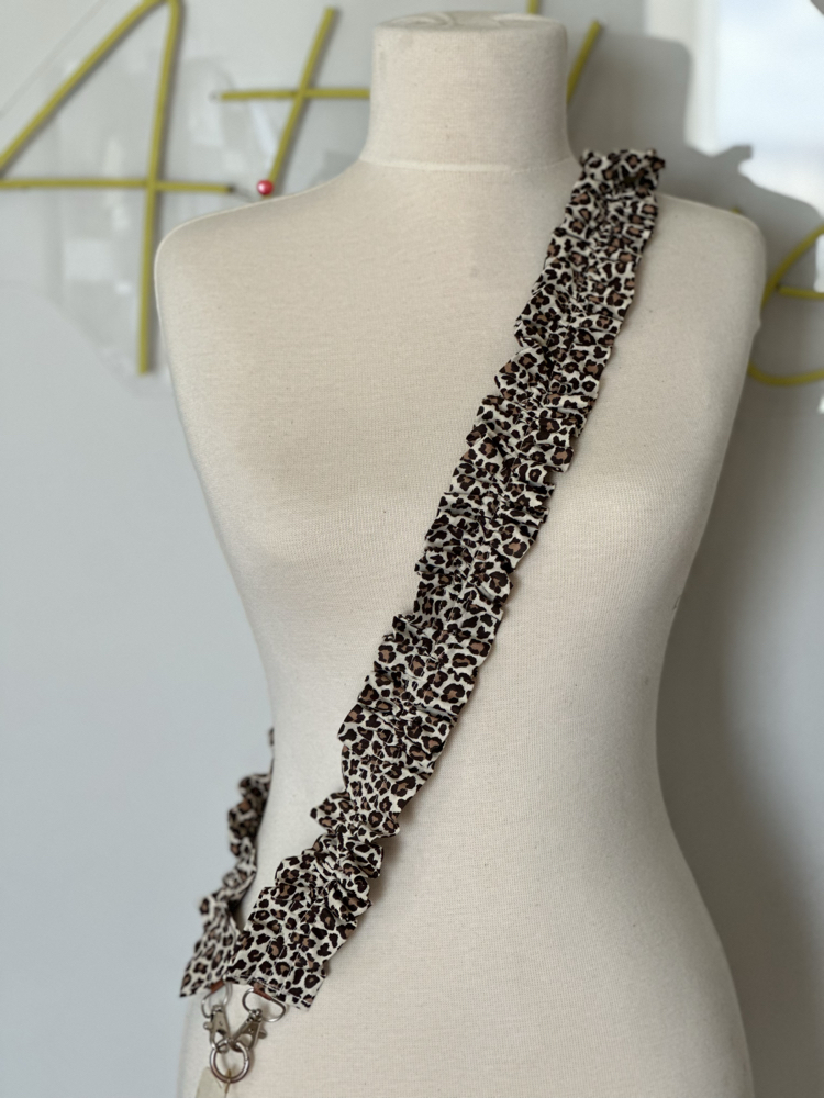 Leopar telefon askısı