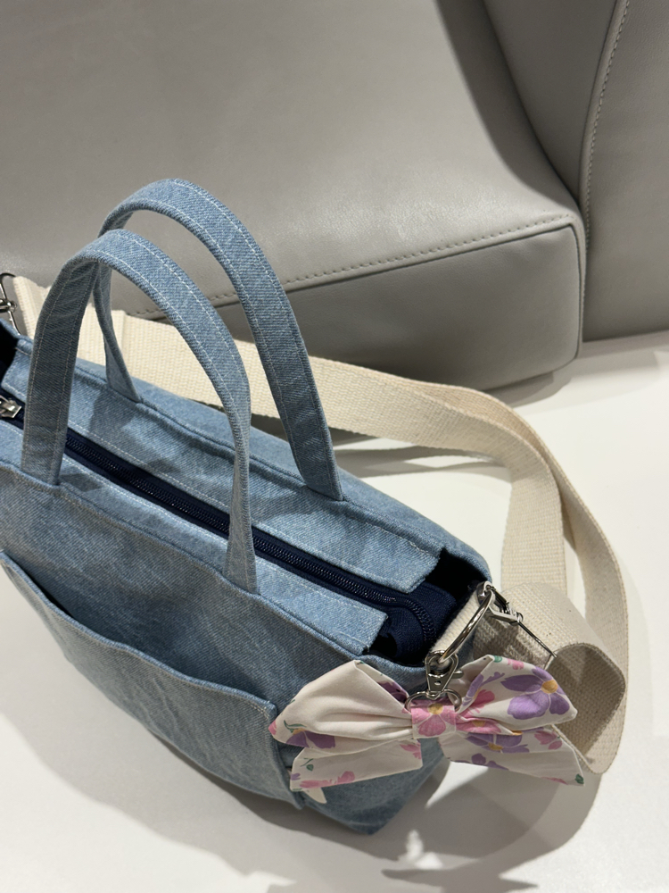 Denim tote bag