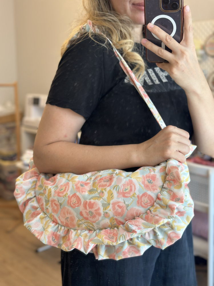 Bahar çiçekli fırfırlı moonbag