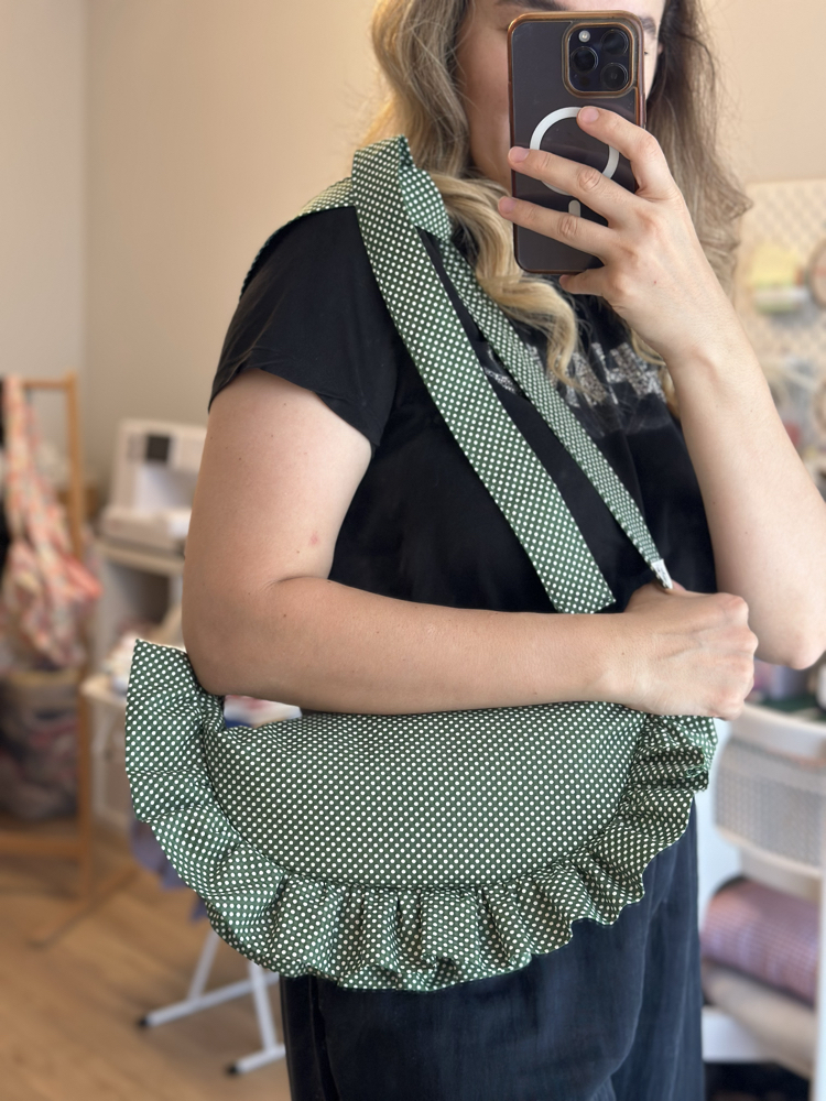Yeşil puantiyeli moonbag