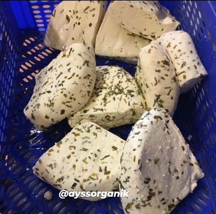 1.kg Van otlu peyniri